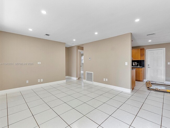 Building Photo - 1321 SW 33rd Terrace