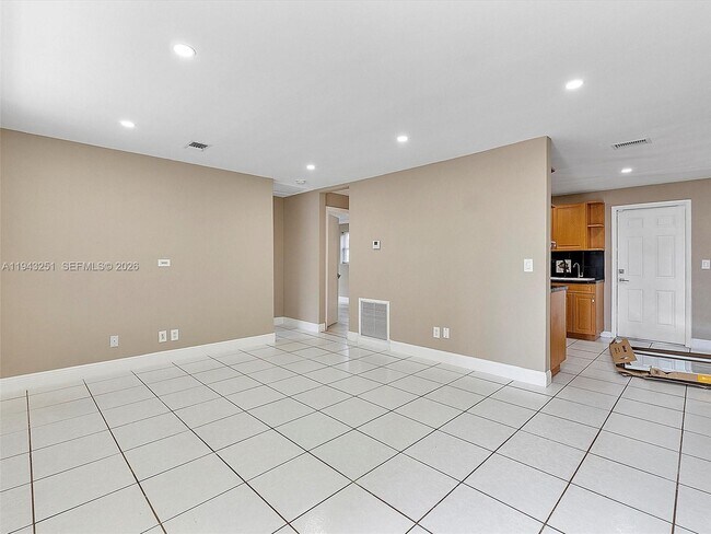 Foto del edificio - 1321 SW 33rd Terrace