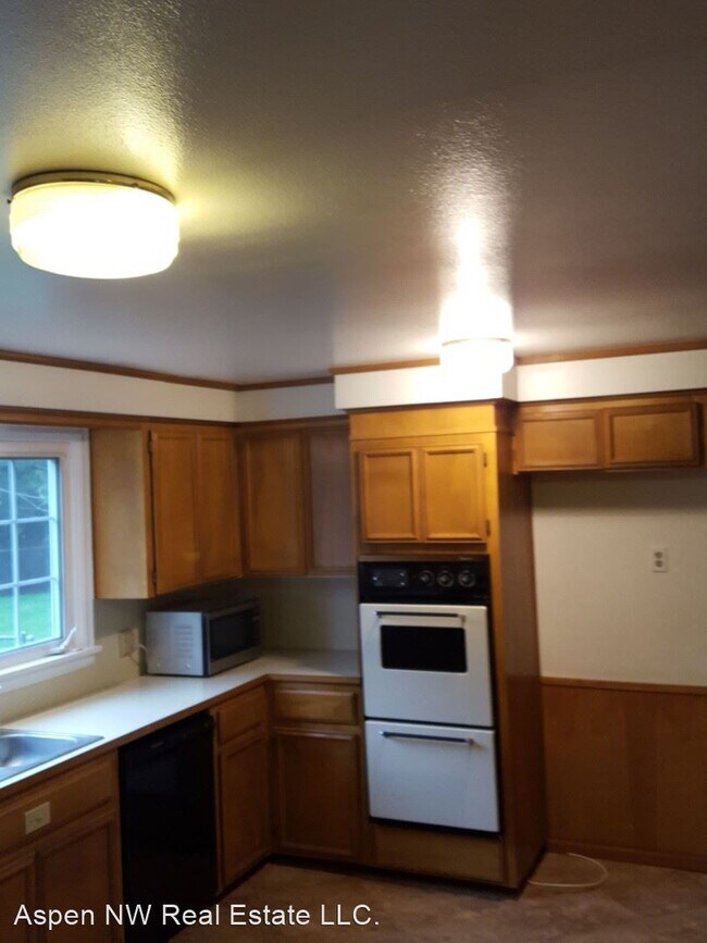 Building Photo - 2 br, 2 bath House - 5601 53rd St W