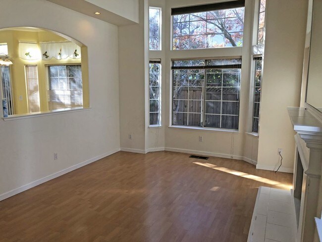 Building Photo - 2340 De Varona Pl