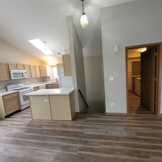 Foto del edificio - 1934 Heron Ave