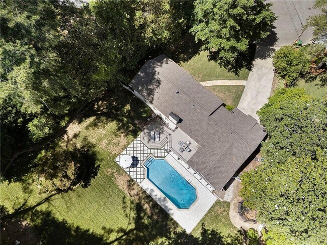 Building Photo - 4770 Chatworth Ct NE