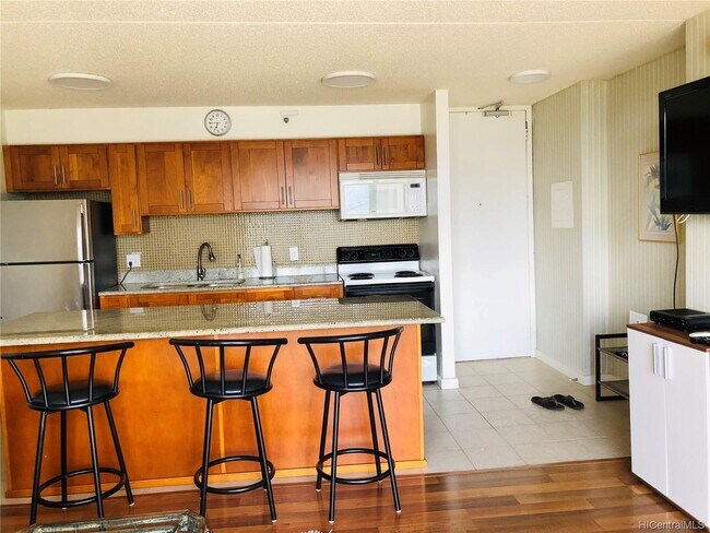 Kitchen - 201 ?Ohua Ave