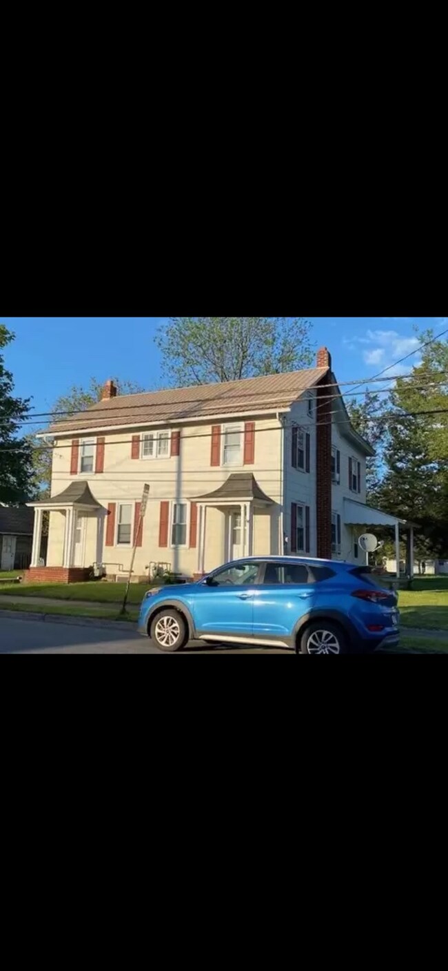 Building Photo - 310 Broad St