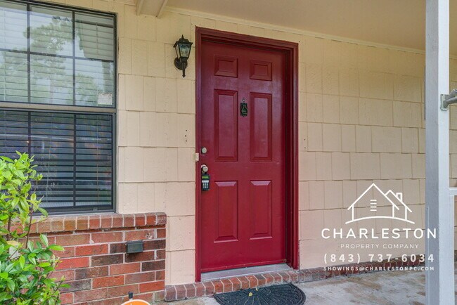 Building Photo - 106 Carriage Ct
