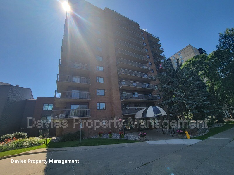 Photo principale - 10545 Saskatchewan Dr NW