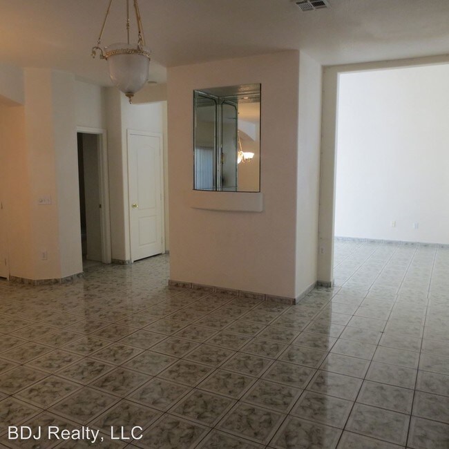 Building Photo - 3 br, 2.5 bath House - 4481 TOMER LANE