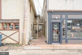 Building Photo - 123 E Gay St