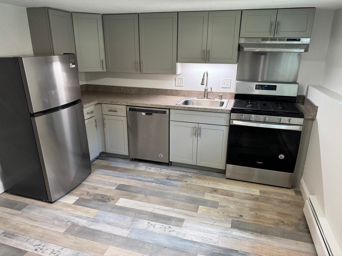 Building Photo - 11 Myles Standish Dr