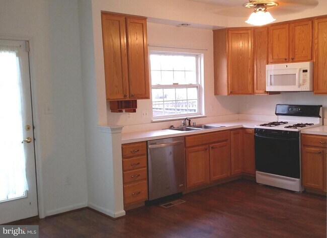 Building Photo - 12809 Duck Pond Dr