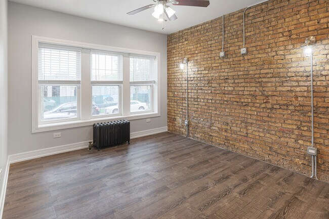 Building Photo - 6037 N Winthrop Ave