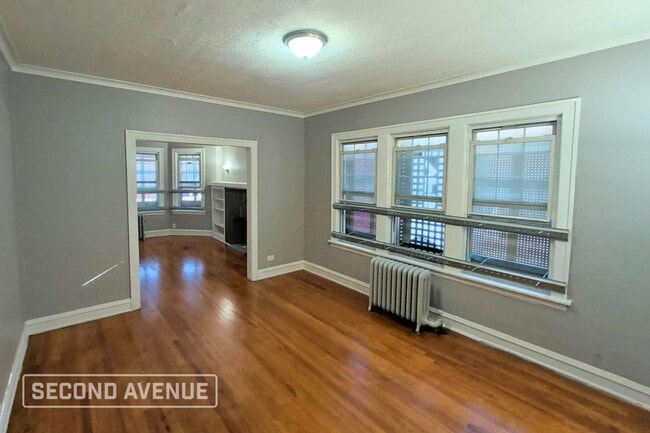 Building Photo - 7114 S Claremont Ave