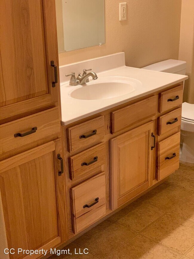 Foto del edificio - 2 br, 1 bath House - 879 E. Minnesota St. ...