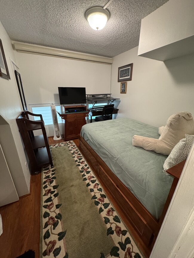 Building Photo - 666 Prospect St