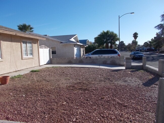 Building Photo - Charming 3-Bedroom, 2-Bath Single-Story Ho...