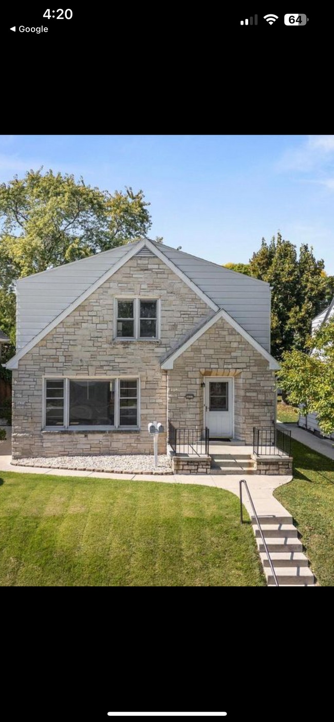 Building Photo - 3037 S 46th St