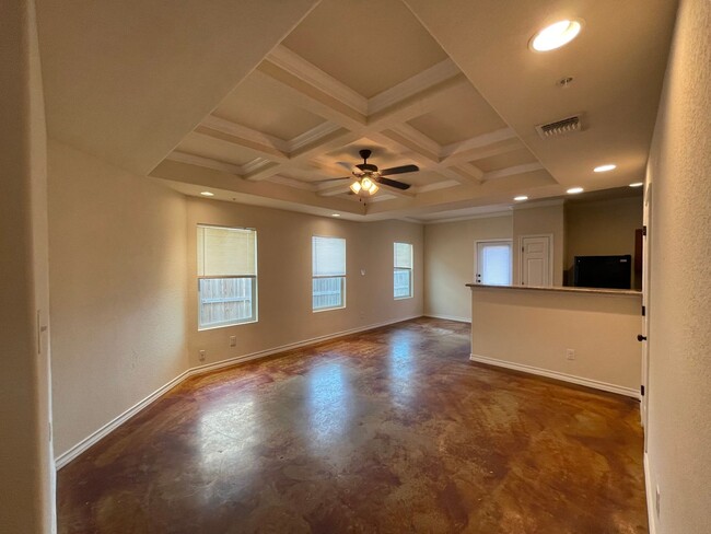 Building Photo - Townhome for rent