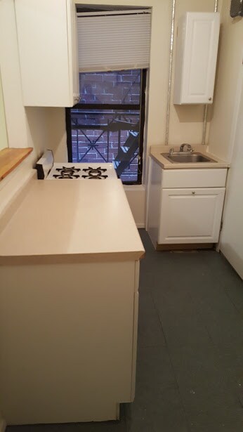 Primary Photo - 236 E 77th St