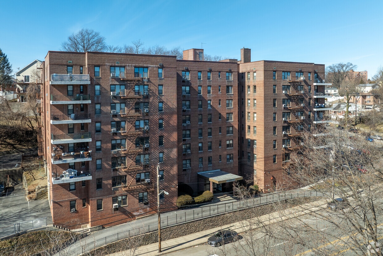 Primary Photo - 277 Bronx River Rd