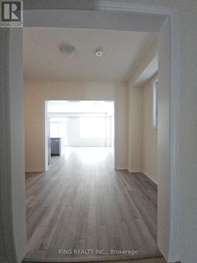 Photo du bâtiment - 92 Sanders Rd