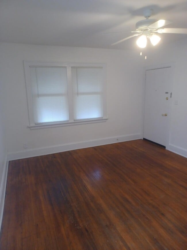 Living room 1 - 5004 Ebersole Ave