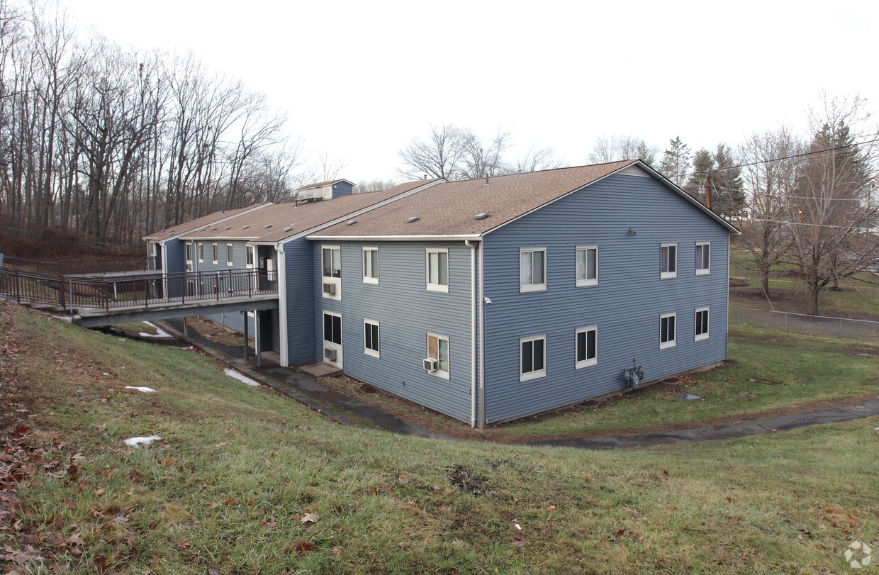 50 Chestnut St, Windsor Locks, CT 06096 Apartments in Windsor Locks