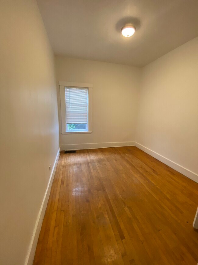 Building Photo - 150 5th St