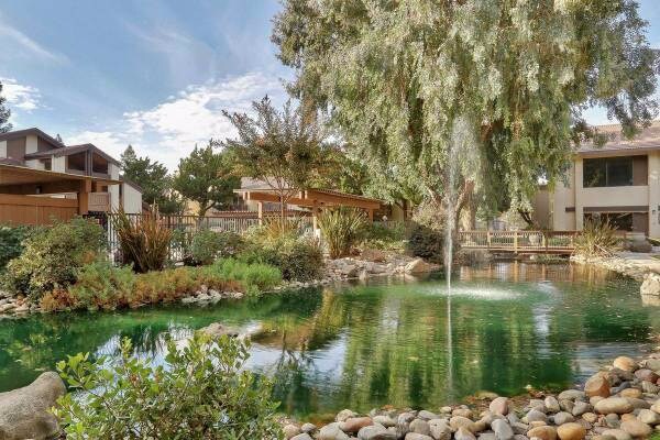 Foto del edificio - 3700 Tully Rd