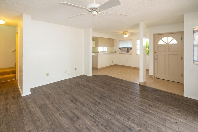 Building Photo - 91-1008 Makaaloa St