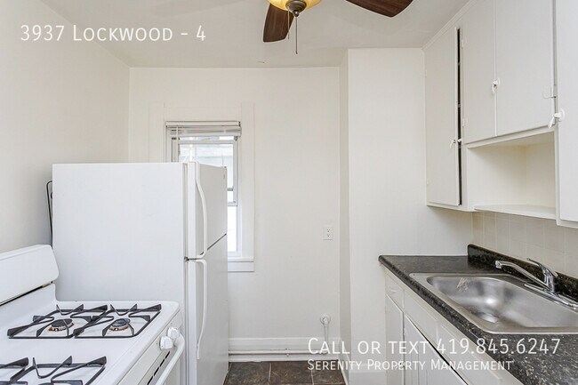Foto del edificio - 3937 Lockwood-4