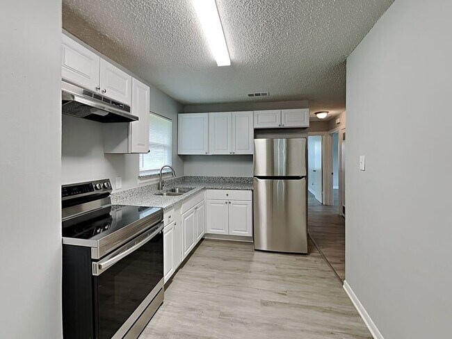 Foto del edificio - 4720 Kilpatrick Ave