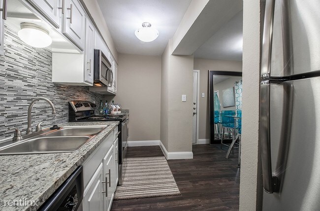 Foto del edificio - 10301 Walnut Hill Ln