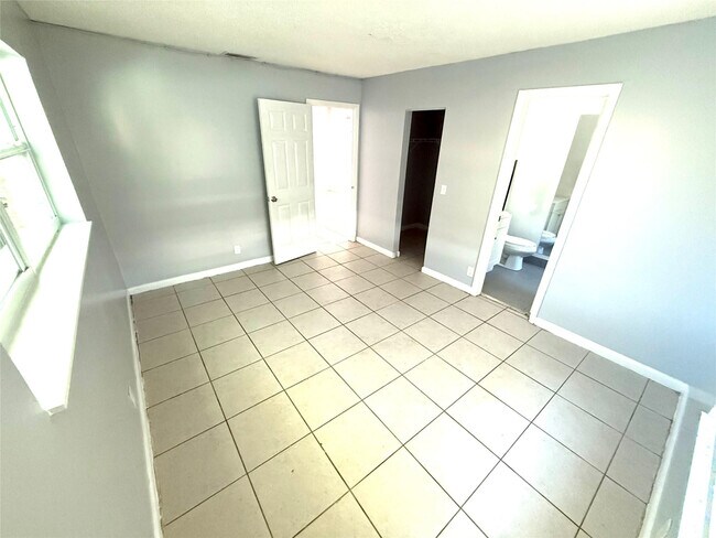 Building Photo - 7480 SW 10th Ct