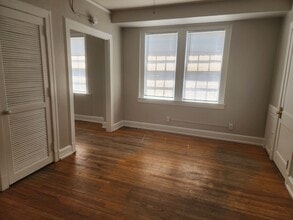 Building Photo - 876 Mulberry St