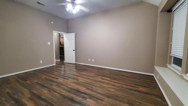 Building Photo - 2401 Eaton Dr