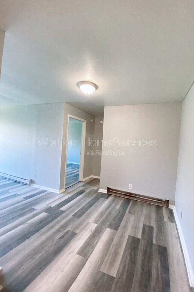 Foto del edificio - 219 Charleston Blvd