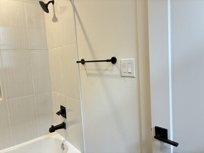 Foto del edificio - 1535 W 24th St