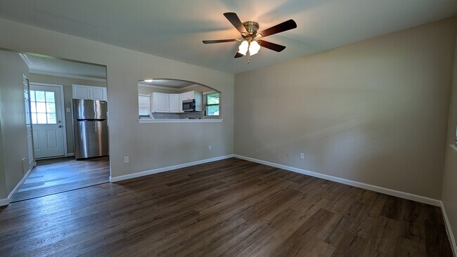 Building Photo - 809 Jacobs Ln
