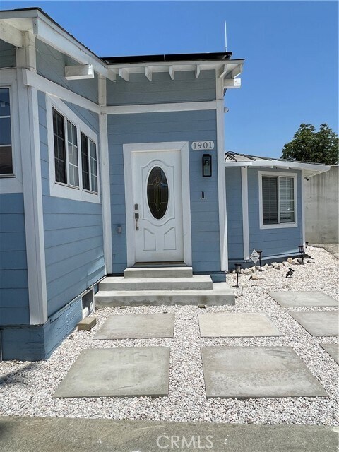 Building Photo - 1901 Stagio Dr