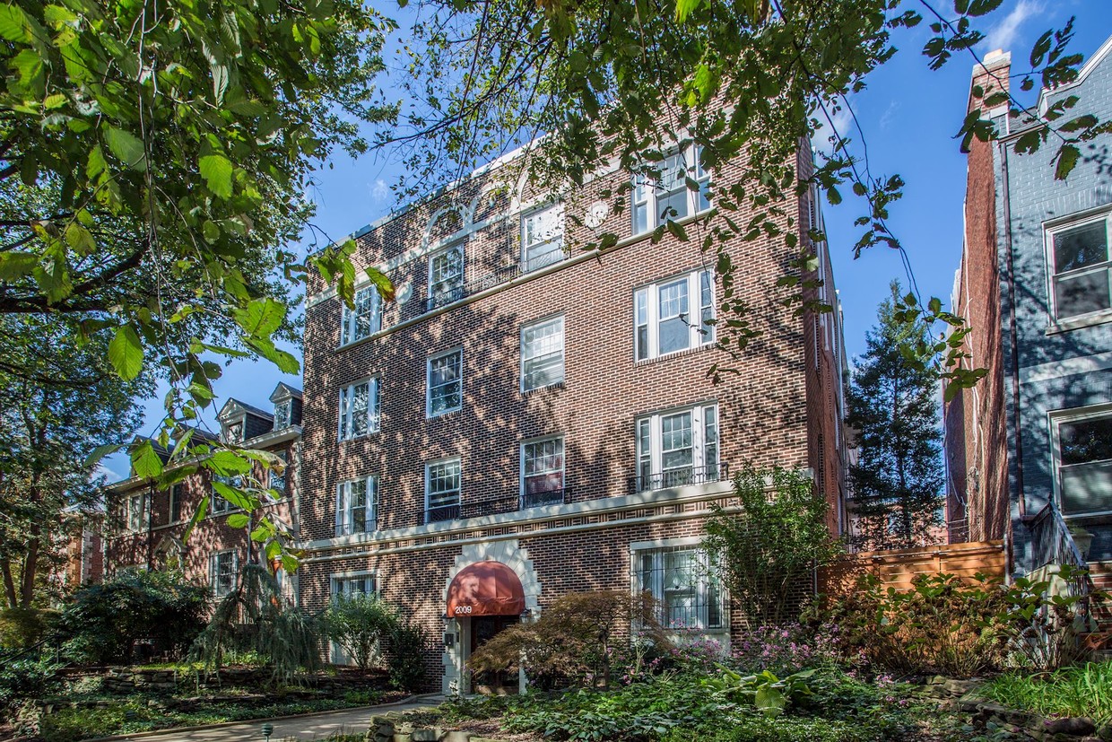 Foto principal - 2009 Belmont Rd NW
