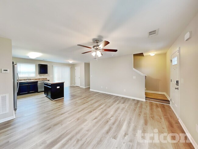 Building Photo - 1868 Belle Arbor Dr