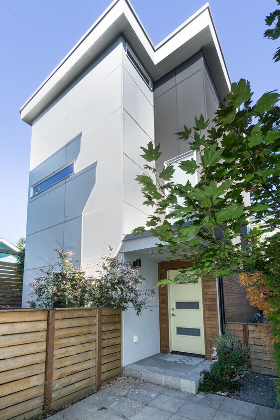 Foto principal - 328 NW 41st St