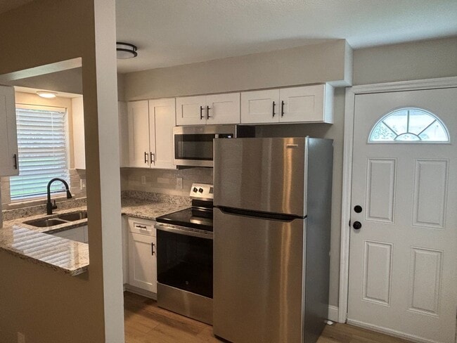 Building Photo - Charming 1-Bedroom in the Heart of Zephyrh...