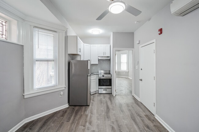 Building Photo - 524 S 46th St