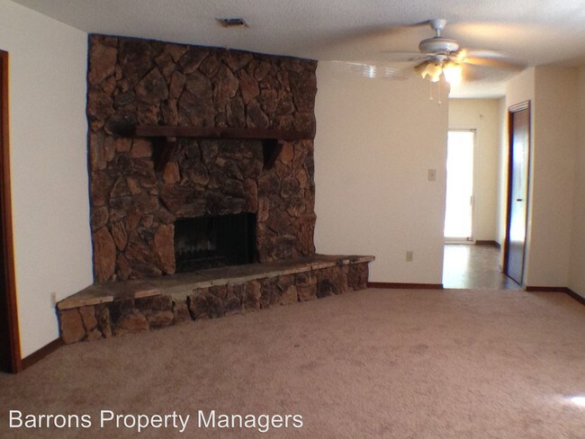 Building Photo - 2 br, 2 bath House - 2882 Villa Woods Circle