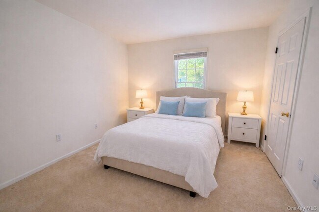 Foto del edificio - 2555 Youngs Ave