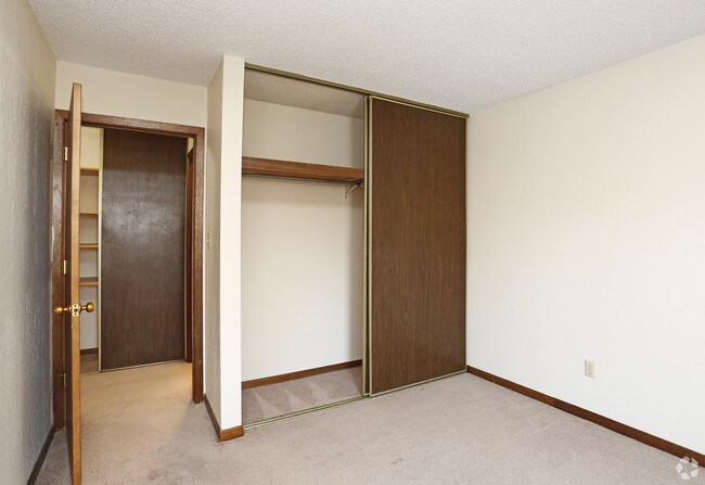 Building Photo - 820 Driftwood Dr