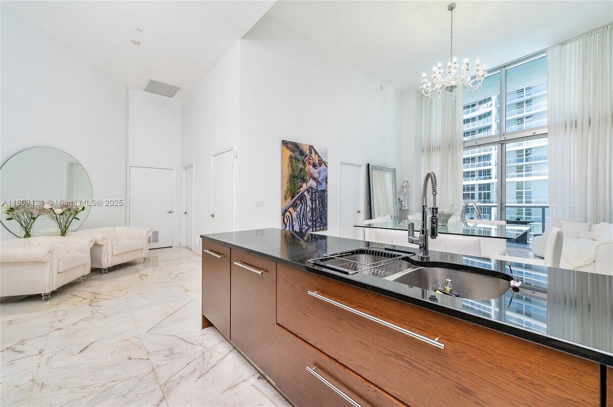 Foto principal - 475 Brickell Ave
