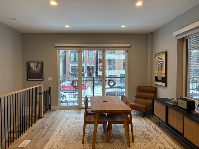 Photo - 3341 N Sheffield Ave Apartment