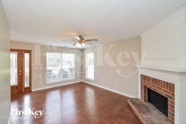 Building Photo - 3615 Longfield Dr